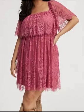 Plus-Size Lace Square-Neck Mini Dress in Dusty Rose